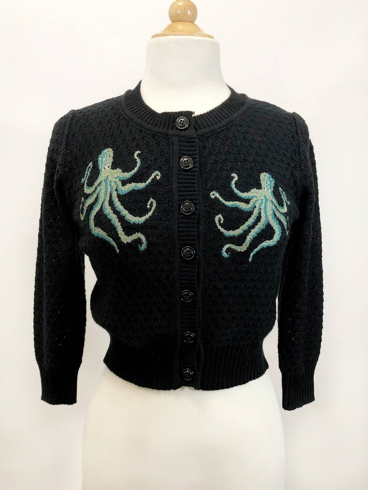 The Waltz Of The Octopus Cropped Cardigan in Black: X-Large