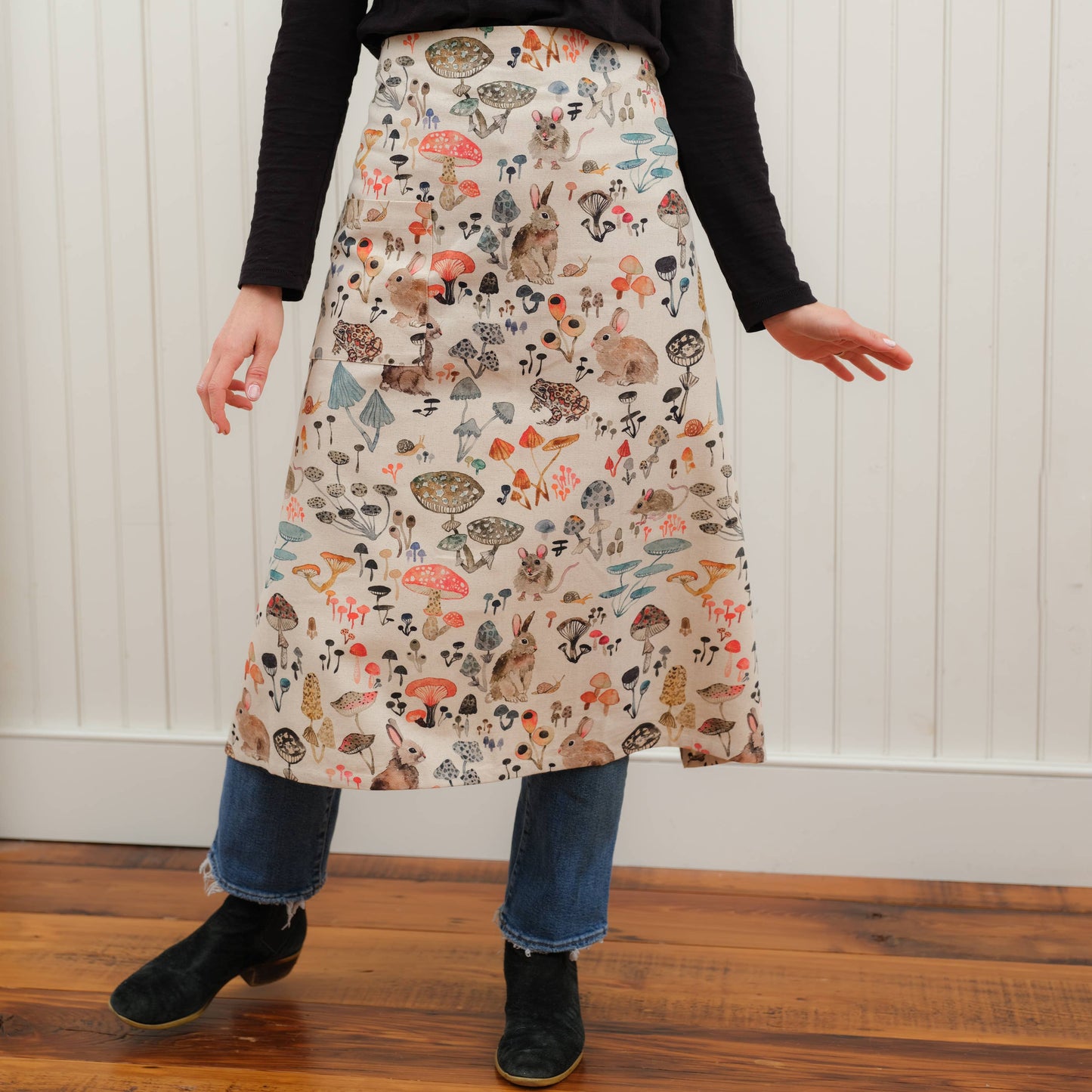 Cafe Apron- Mushroom Valley