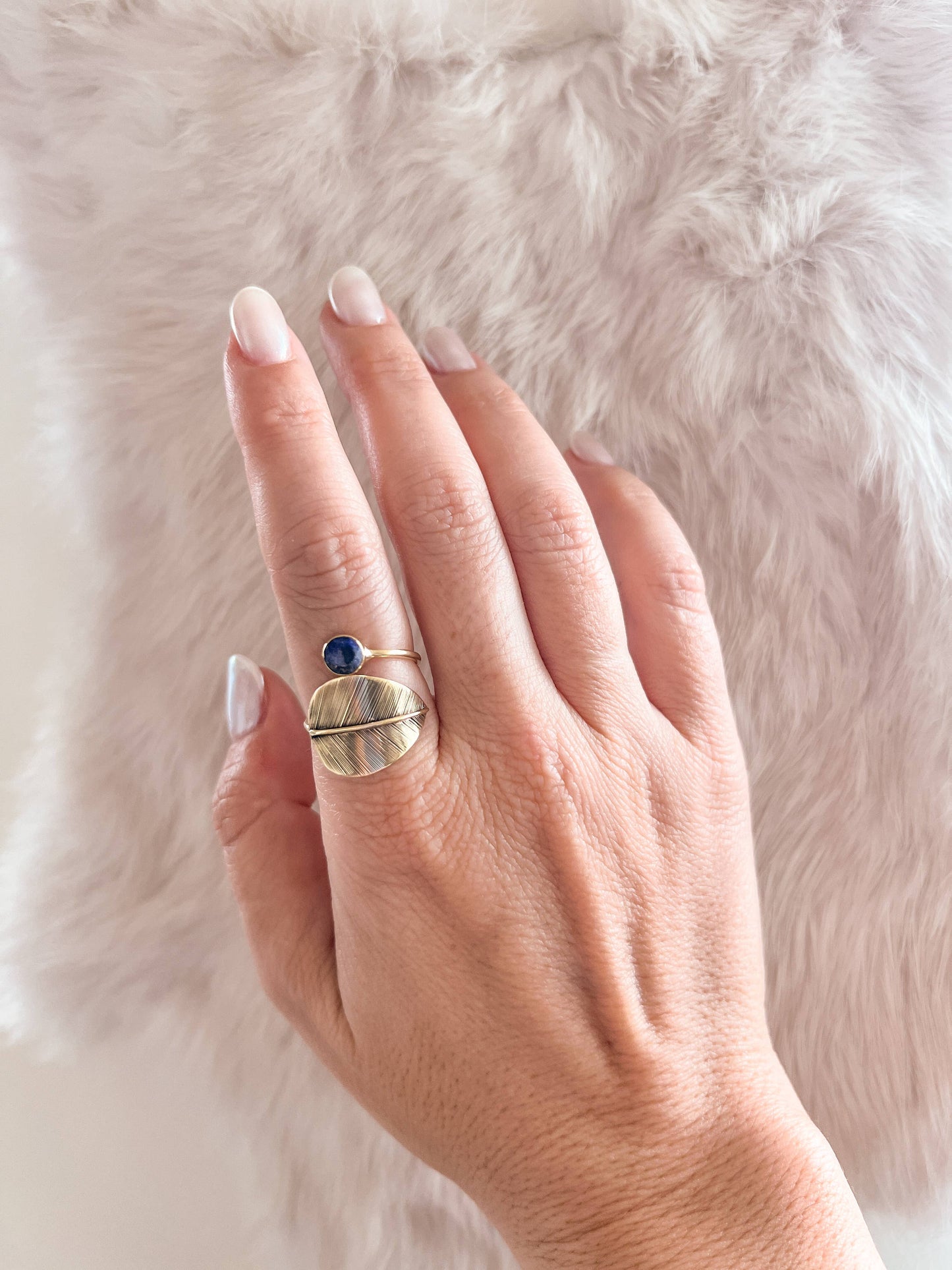 Adjustable Feather Wrap Ring: 8