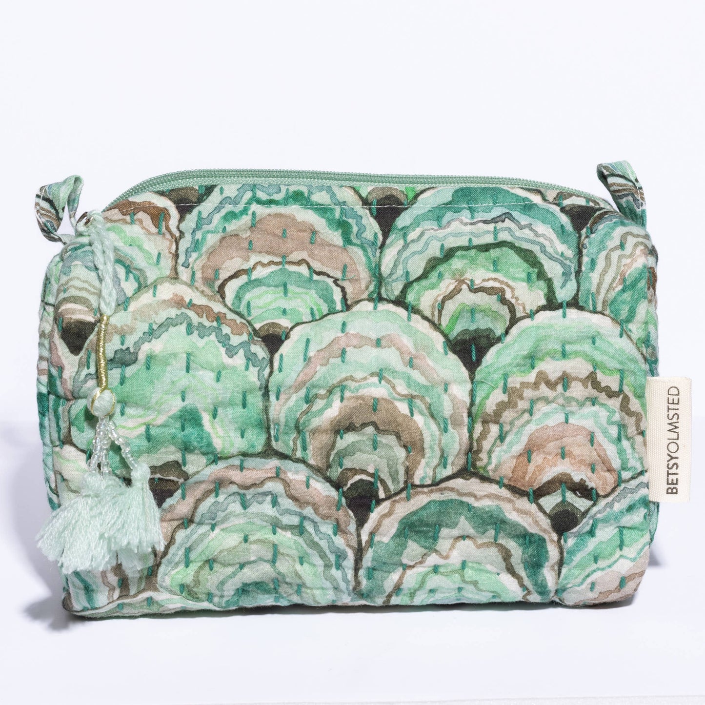 Quilted Dopp- Oyster in sea