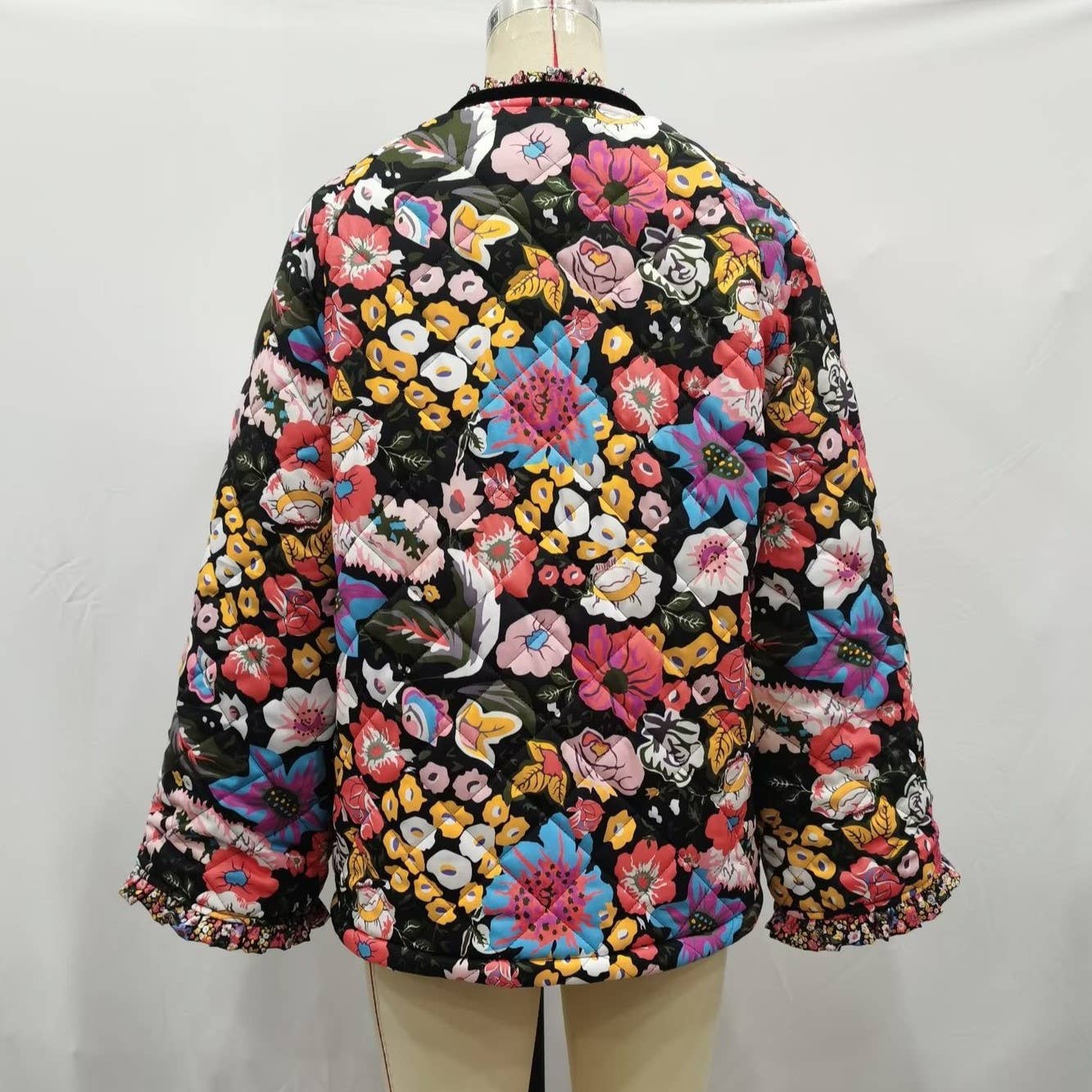Floral-Printed Flared-Sleeved Casuals Jacket: Floral / XL
